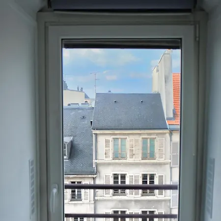 Sous Les Toits De * Versalhes