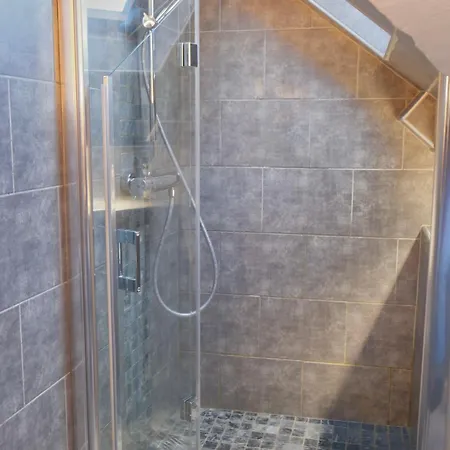 Sous Les Toits De Versailles