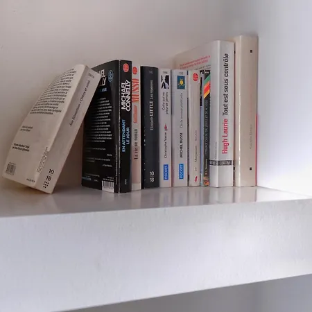 Sous Les Toits De Versalhes